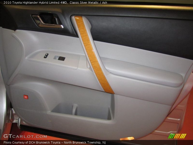 Classic Silver Metallic / Ash 2010 Toyota Highlander Hybrid Limited 4WD