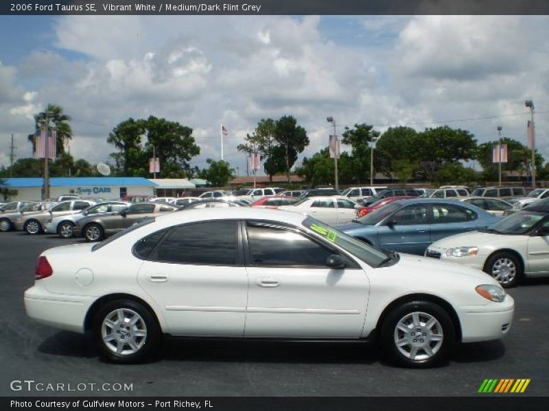 Vibrant White / Medium/Dark Flint Grey 2006 Ford Taurus SE