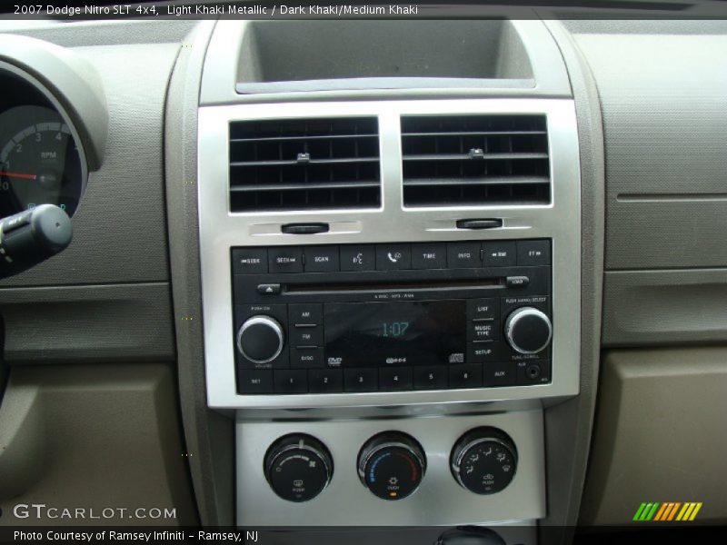 Light Khaki Metallic / Dark Khaki/Medium Khaki 2007 Dodge Nitro SLT 4x4