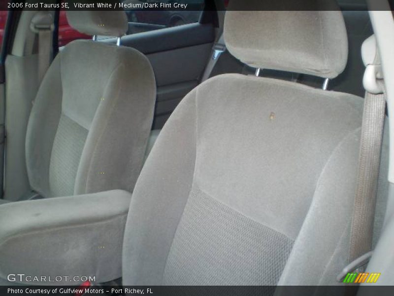 Vibrant White / Medium/Dark Flint Grey 2006 Ford Taurus SE