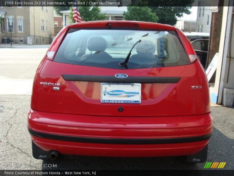 Infra-Red / Charcoal/Charcoal 2006 Ford Focus ZX3 SE Hatchback