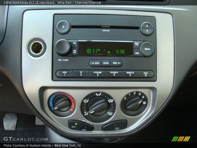 Controls of 2006 Focus ZX3 SE Hatchback