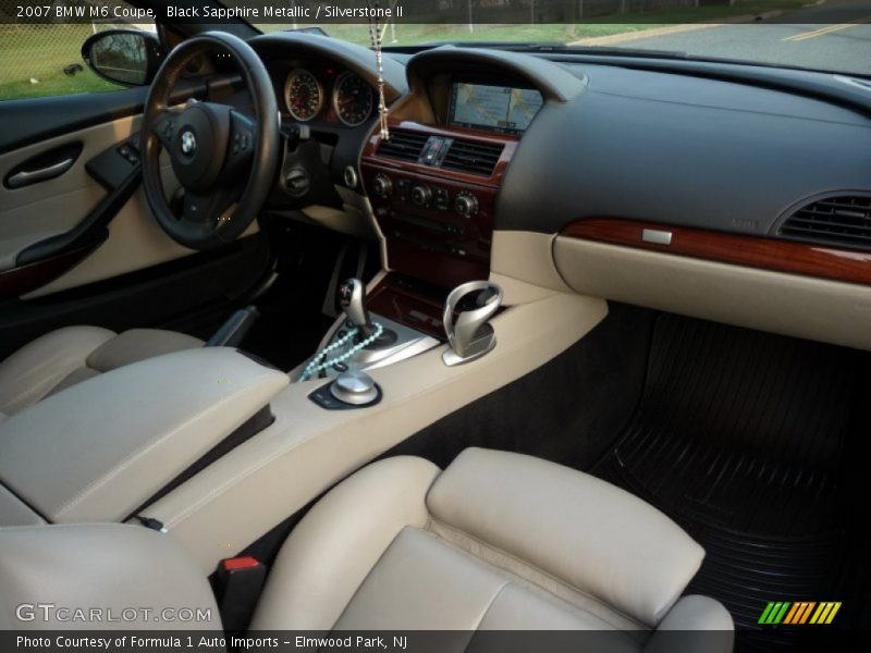 Dashboard of 2007 M6 Coupe