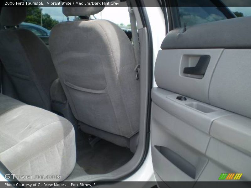 Vibrant White / Medium/Dark Flint Grey 2006 Ford Taurus SE