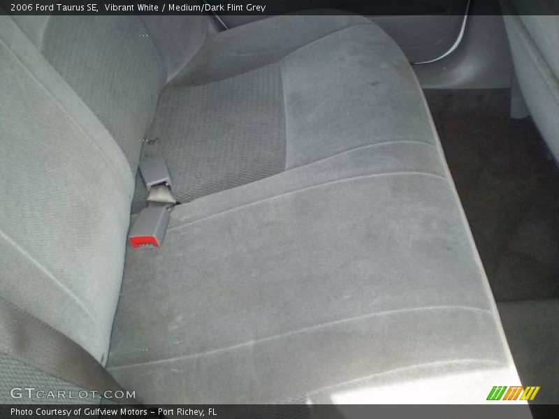 Vibrant White / Medium/Dark Flint Grey 2006 Ford Taurus SE