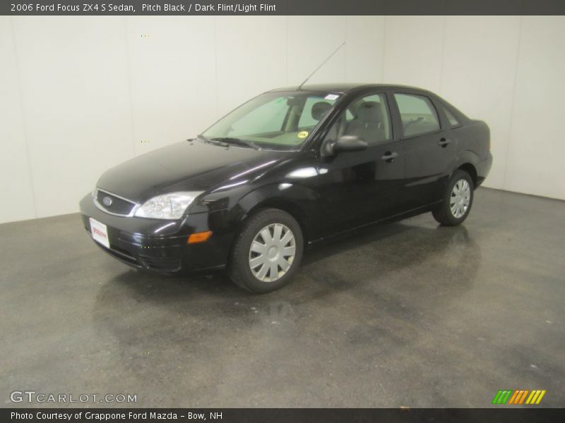 Pitch Black / Dark Flint/Light Flint 2006 Ford Focus ZX4 S Sedan