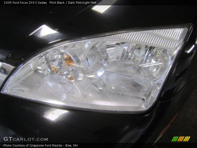 Pitch Black / Dark Flint/Light Flint 2006 Ford Focus ZX4 S Sedan