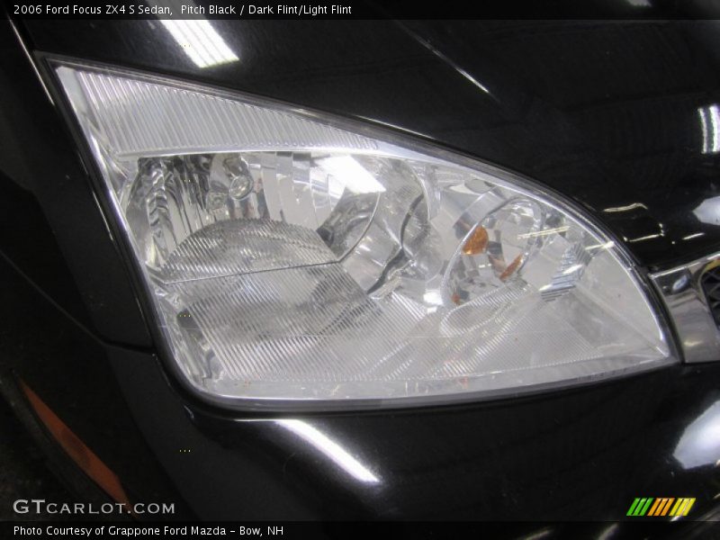 Pitch Black / Dark Flint/Light Flint 2006 Ford Focus ZX4 S Sedan