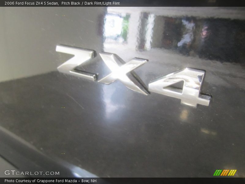 Pitch Black / Dark Flint/Light Flint 2006 Ford Focus ZX4 S Sedan