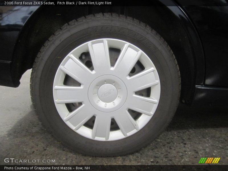 Pitch Black / Dark Flint/Light Flint 2006 Ford Focus ZX4 S Sedan