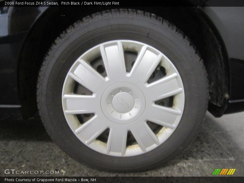 Pitch Black / Dark Flint/Light Flint 2006 Ford Focus ZX4 S Sedan