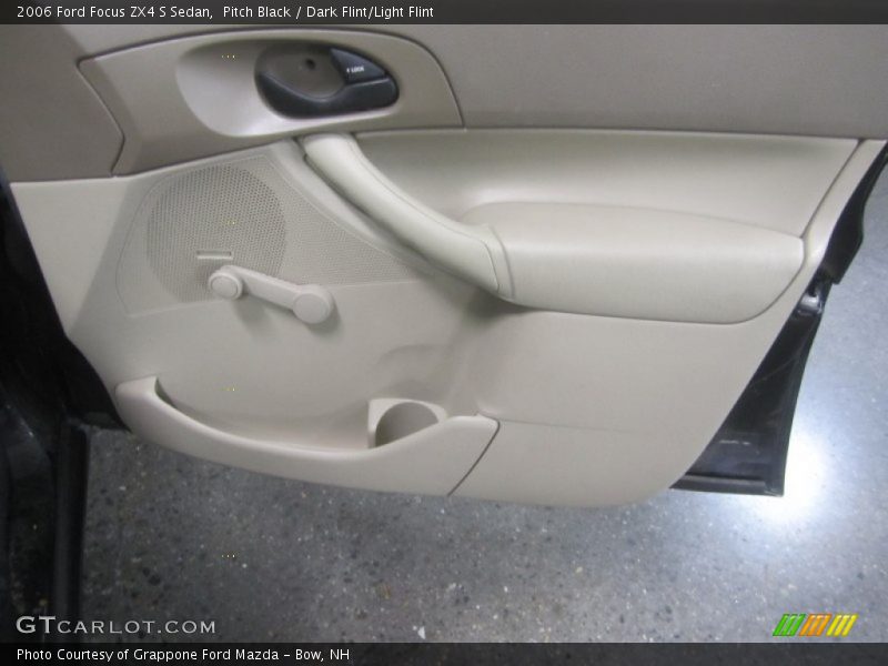 Pitch Black / Dark Flint/Light Flint 2006 Ford Focus ZX4 S Sedan
