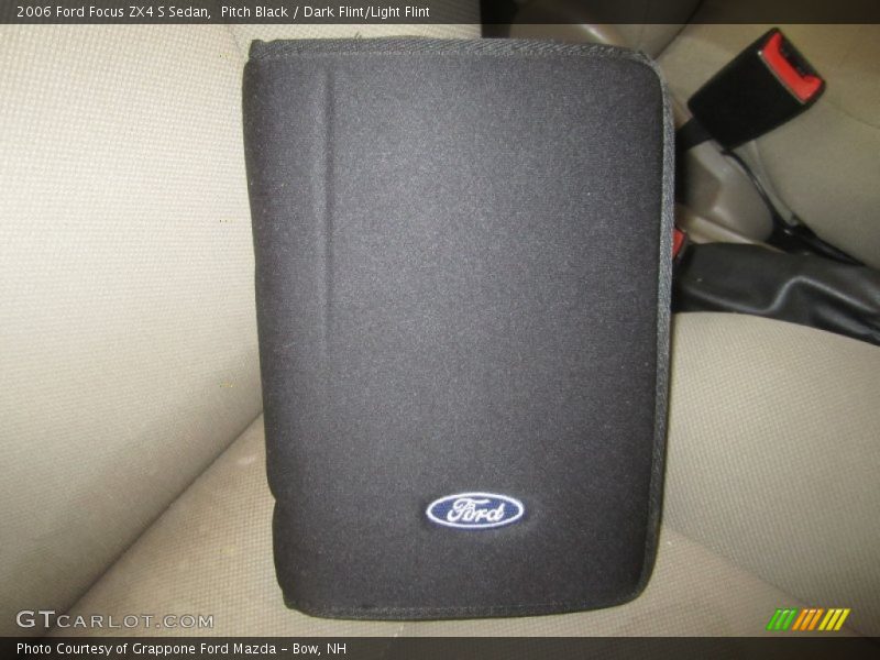 Pitch Black / Dark Flint/Light Flint 2006 Ford Focus ZX4 S Sedan