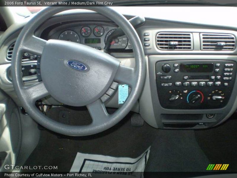 Vibrant White / Medium/Dark Flint Grey 2006 Ford Taurus SE