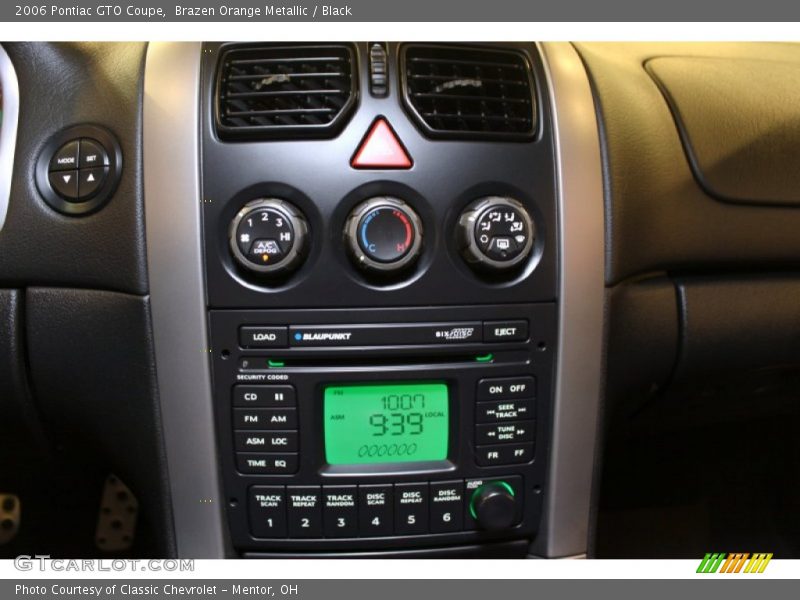 Controls of 2006 GTO Coupe