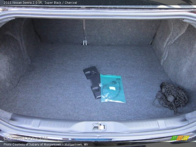 Super Black / Charcoal 2011 Nissan Sentra 2.0 SR