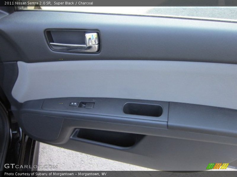 Super Black / Charcoal 2011 Nissan Sentra 2.0 SR