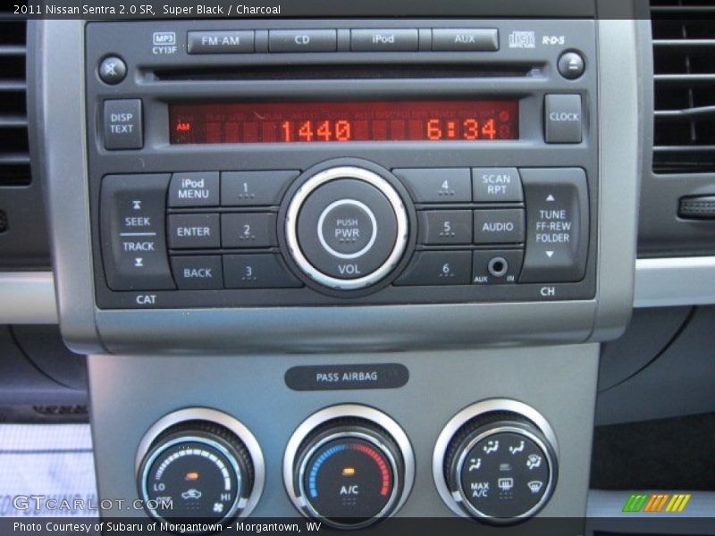 Super Black / Charcoal 2011 Nissan Sentra 2.0 SR