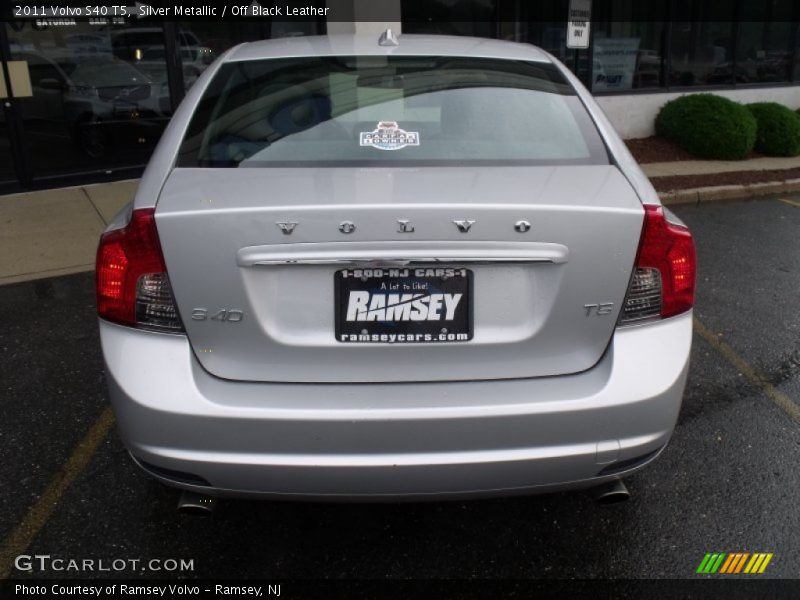 Silver Metallic / Off Black Leather 2011 Volvo S40 T5
