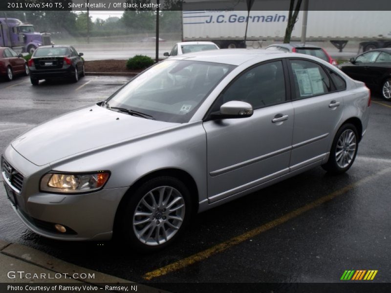 Silver Metallic / Off Black Leather 2011 Volvo S40 T5