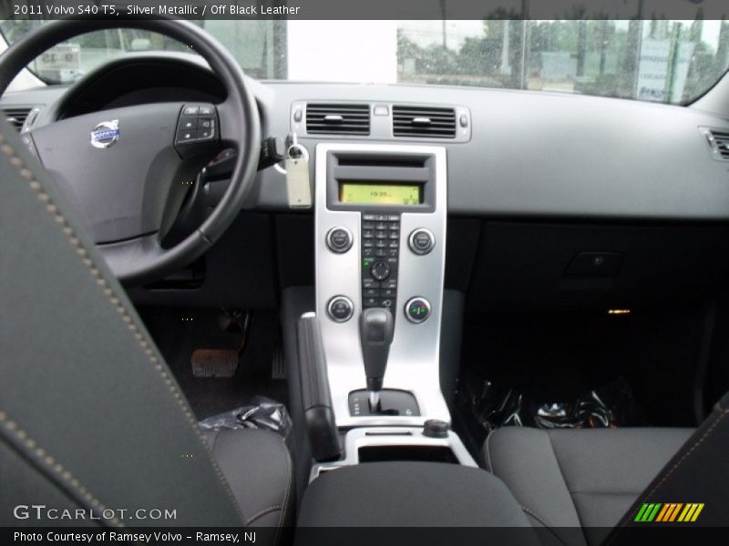 Silver Metallic / Off Black Leather 2011 Volvo S40 T5