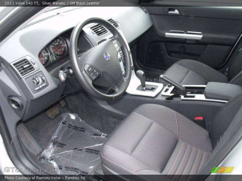 Silver Metallic / Off Black Leather 2011 Volvo S40 T5