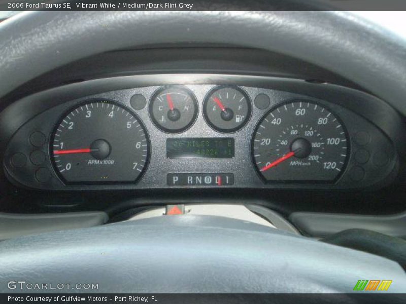 Vibrant White / Medium/Dark Flint Grey 2006 Ford Taurus SE