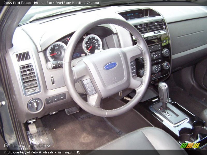 Dashboard of 2009 Escape Limited