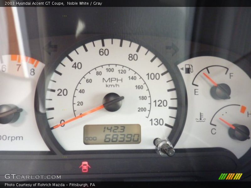 Noble White / Gray 2003 Hyundai Accent GT Coupe