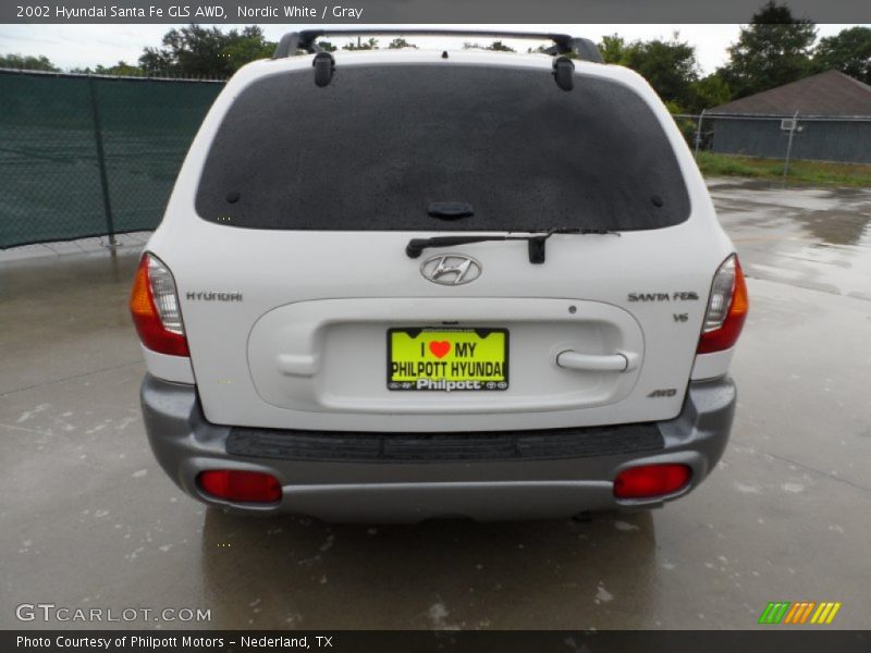 Nordic White / Gray 2002 Hyundai Santa Fe GLS AWD