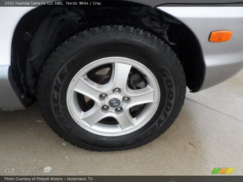 Nordic White / Gray 2002 Hyundai Santa Fe GLS AWD