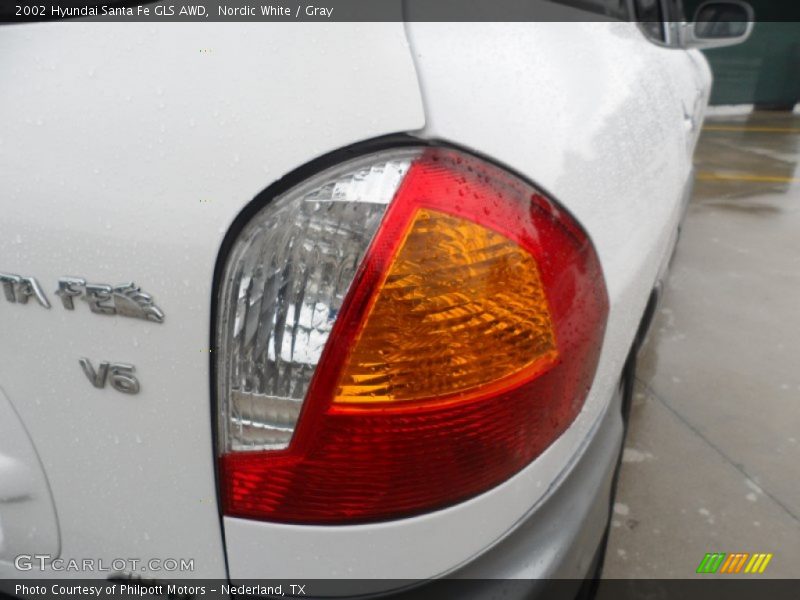 Nordic White / Gray 2002 Hyundai Santa Fe GLS AWD
