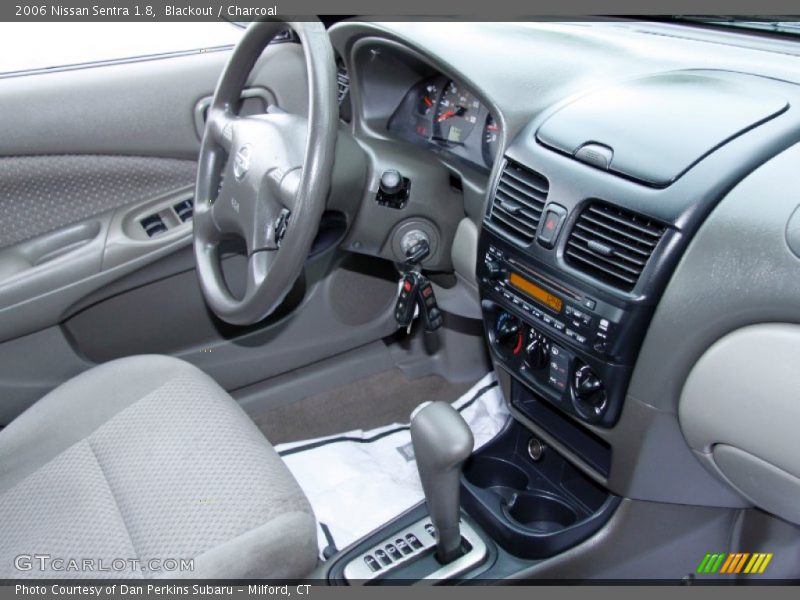 Blackout / Charcoal 2006 Nissan Sentra 1.8