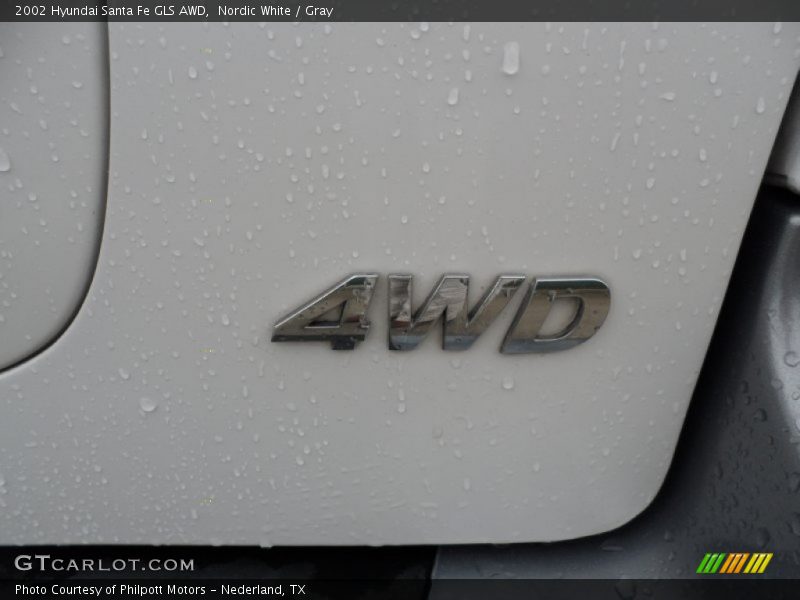 Nordic White / Gray 2002 Hyundai Santa Fe GLS AWD