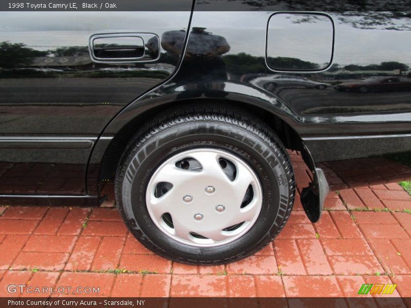 Black / Oak 1998 Toyota Camry LE