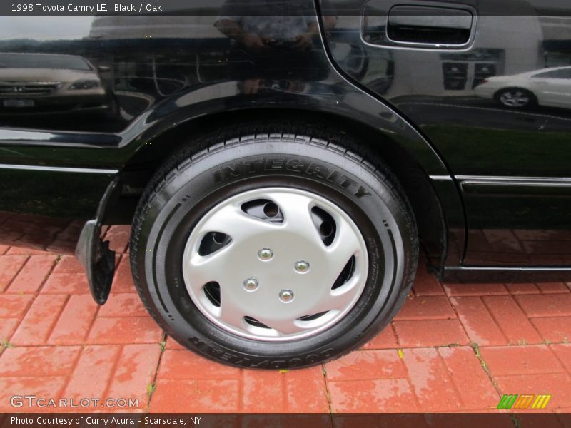 Black / Oak 1998 Toyota Camry LE
