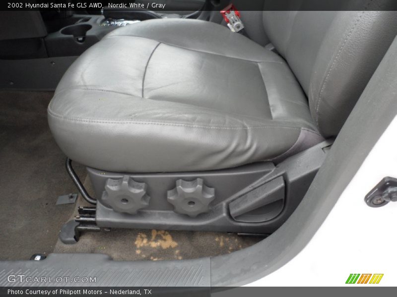 Nordic White / Gray 2002 Hyundai Santa Fe GLS AWD
