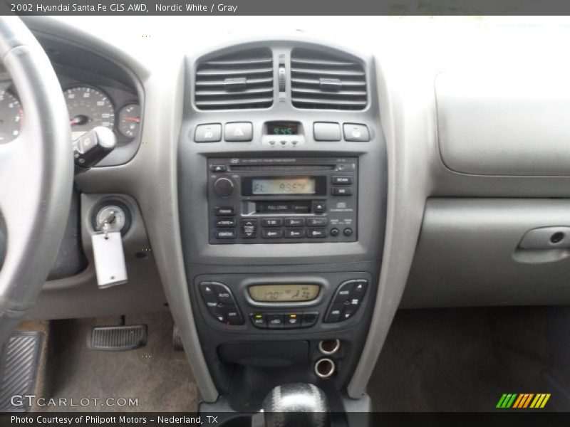 Nordic White / Gray 2002 Hyundai Santa Fe GLS AWD