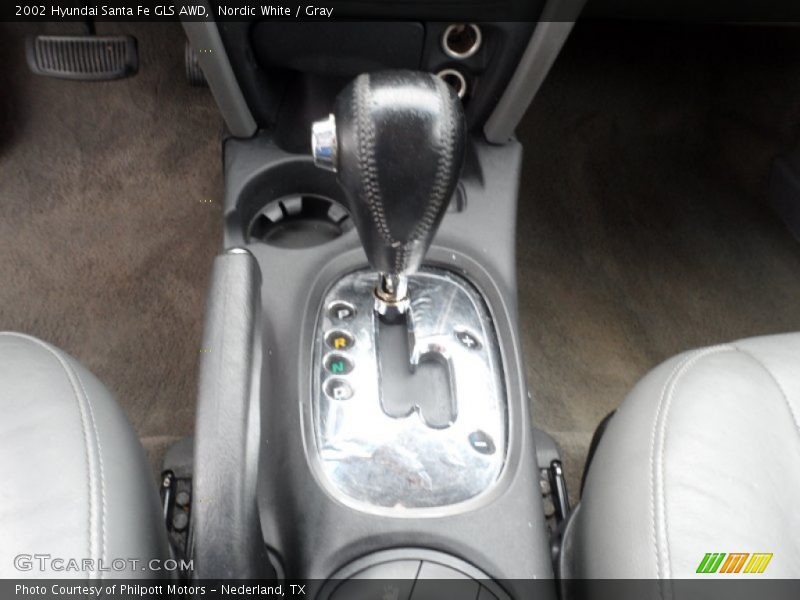 Nordic White / Gray 2002 Hyundai Santa Fe GLS AWD