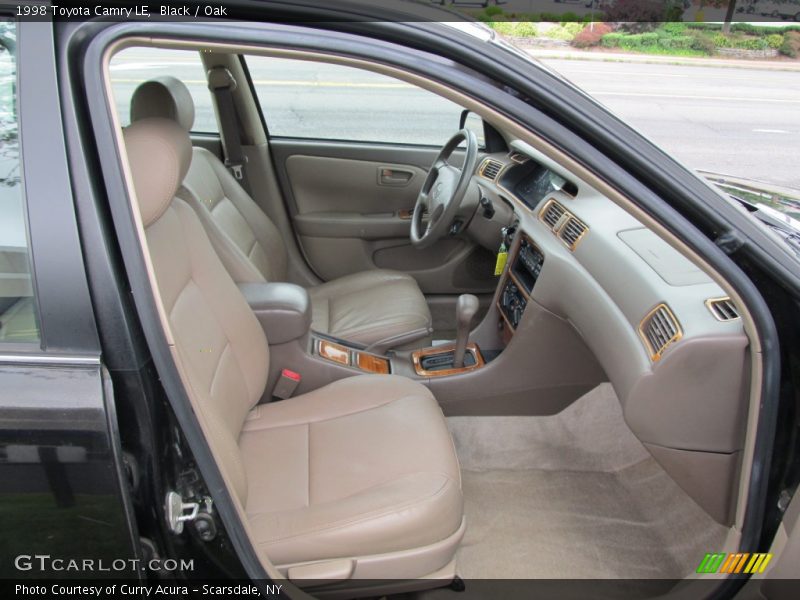 Black / Oak 1998 Toyota Camry LE