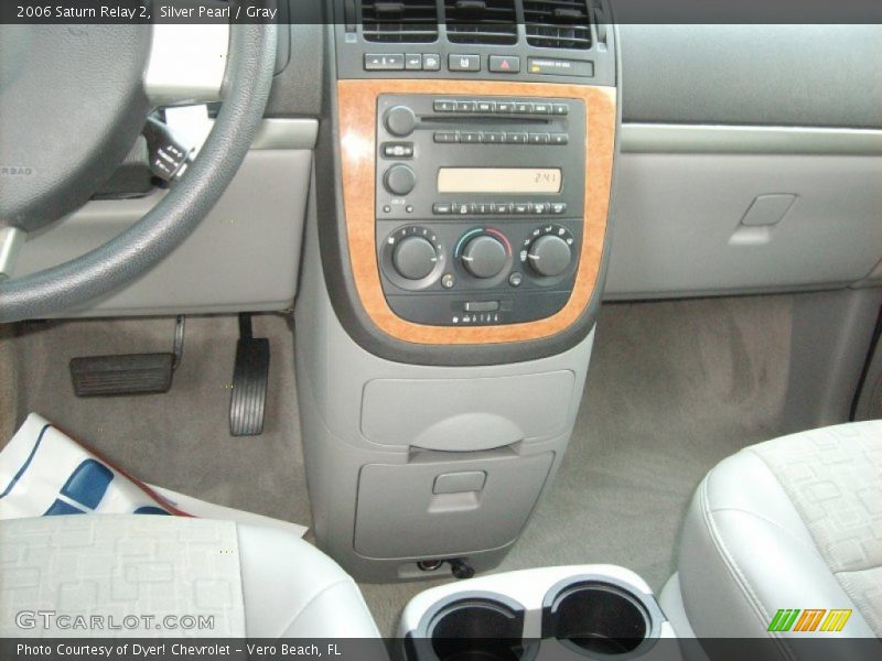 Silver Pearl / Gray 2006 Saturn Relay 2