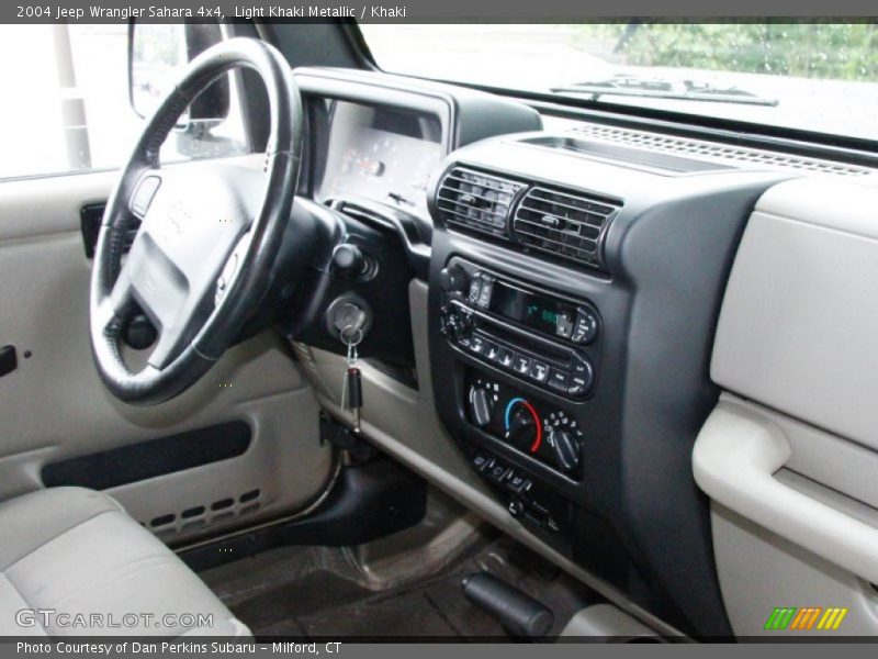 Light Khaki Metallic / Khaki 2004 Jeep Wrangler Sahara 4x4