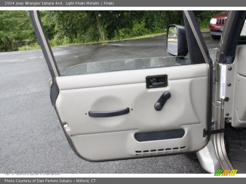 Light Khaki Metallic / Khaki 2004 Jeep Wrangler Sahara 4x4