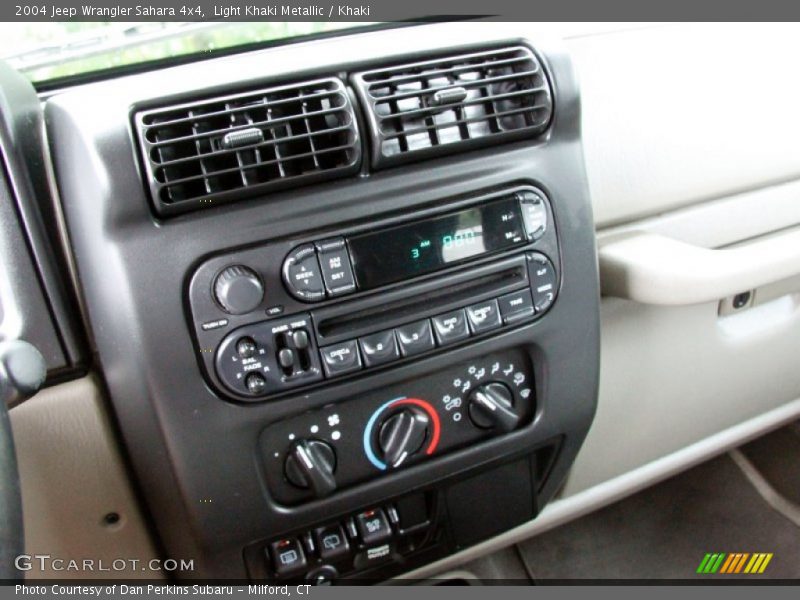 Light Khaki Metallic / Khaki 2004 Jeep Wrangler Sahara 4x4