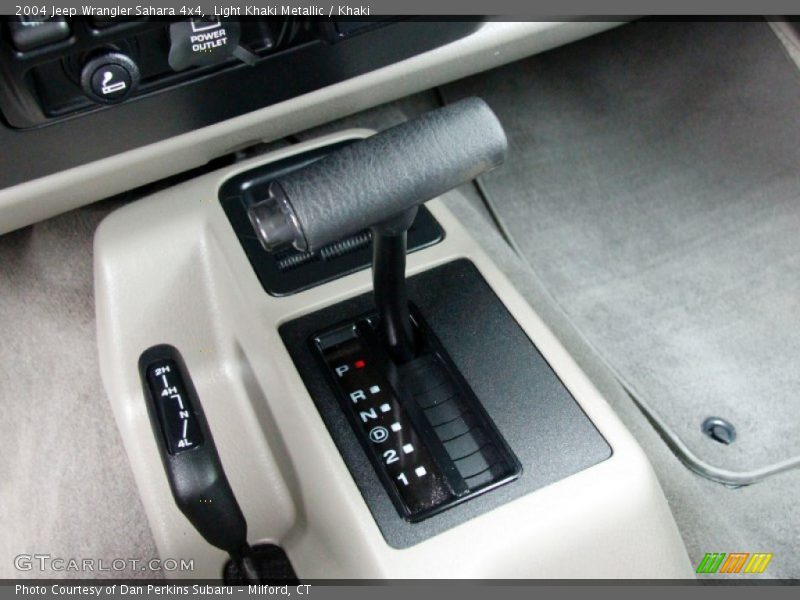 Light Khaki Metallic / Khaki 2004 Jeep Wrangler Sahara 4x4