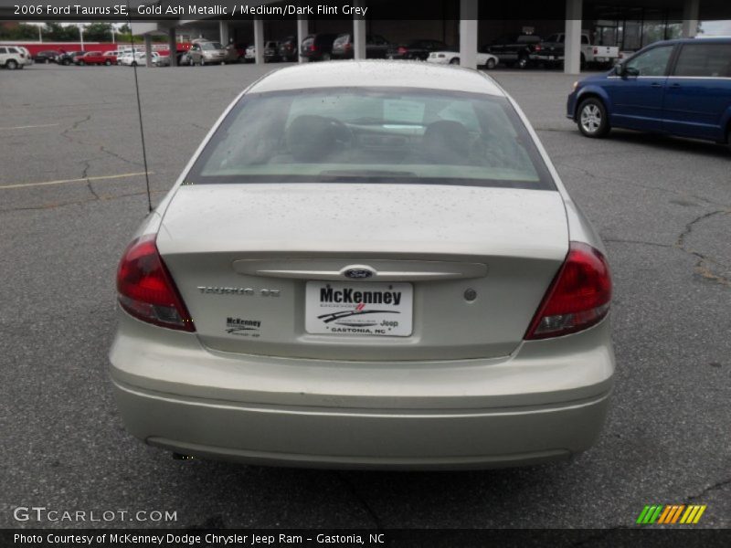 Gold Ash Metallic / Medium/Dark Flint Grey 2006 Ford Taurus SE