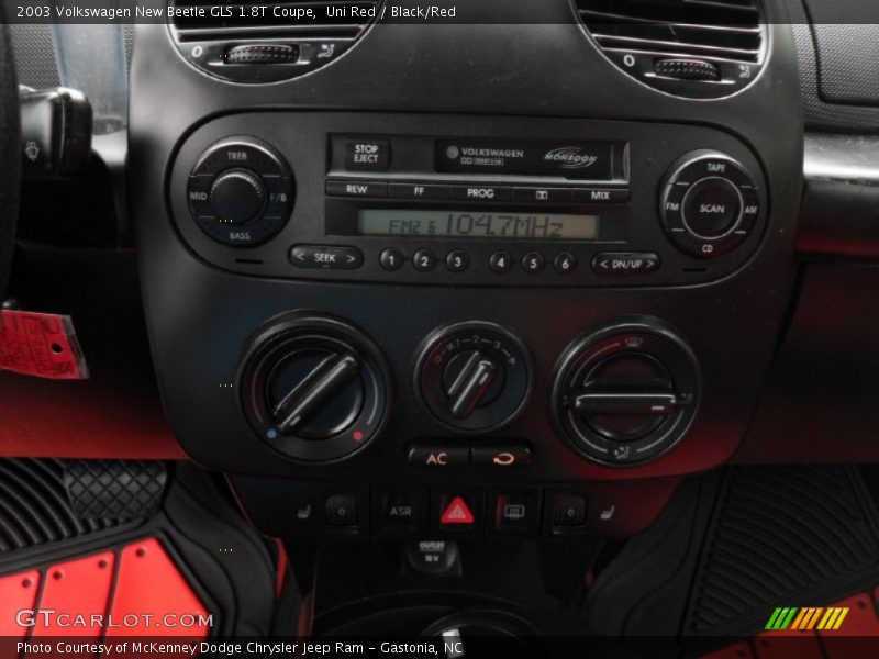 Uni Red / Black/Red 2003 Volkswagen New Beetle GLS 1.8T Coupe