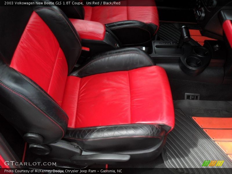 Uni Red / Black/Red 2003 Volkswagen New Beetle GLS 1.8T Coupe