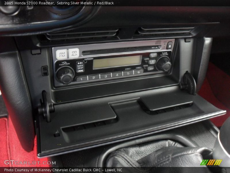 Sebring Silver Metallic / Red/Black 2005 Honda S2000 Roadster