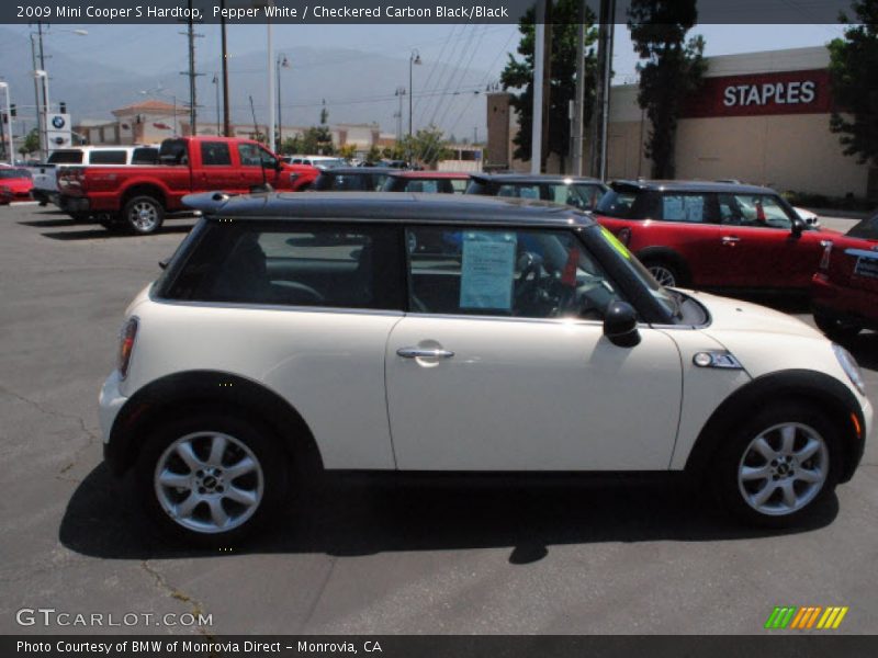 Pepper White / Checkered Carbon Black/Black 2009 Mini Cooper S Hardtop